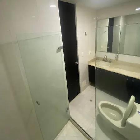 Apartamento En Crespo Con Vista Al Mar Y Ciudad